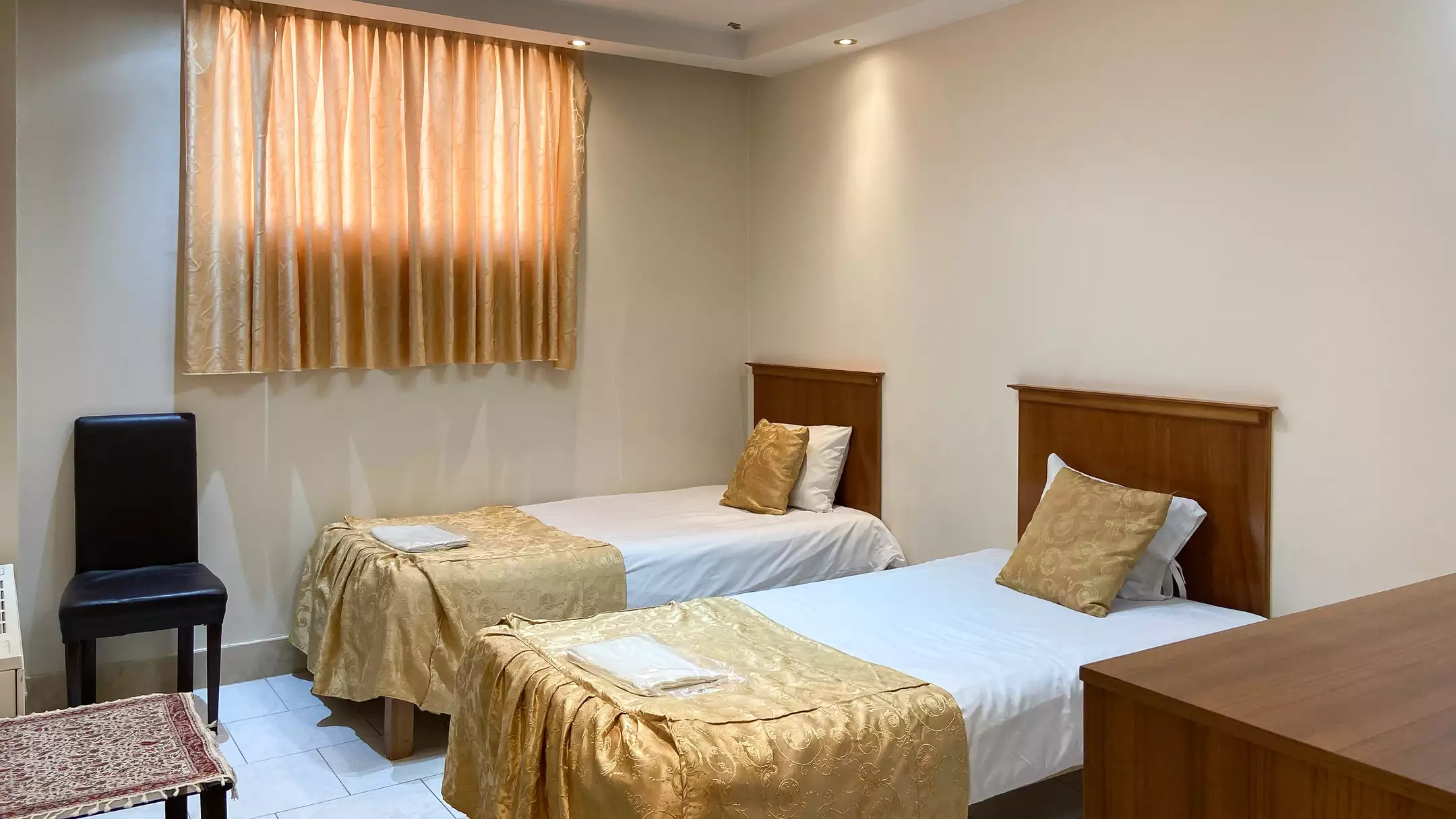 Alibaba https://cdn.alibaba.ir/ostorage/hotel-accommodation-images/67031f27299de7a7748d20a9_056d1f5f-70c5-48a4-9bd4-72f9c517508f_تویین (1).webp